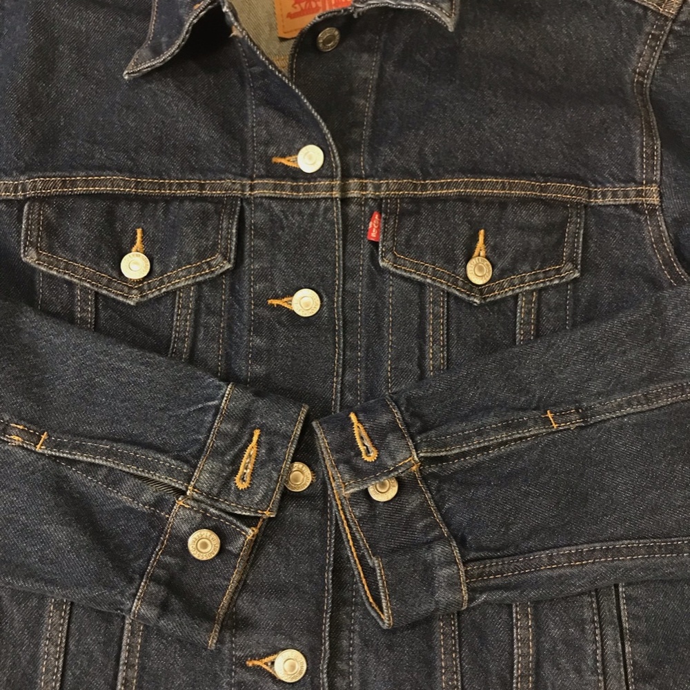 Levi’s Classic Denim Jacket | NWT - Picture 3 of 6